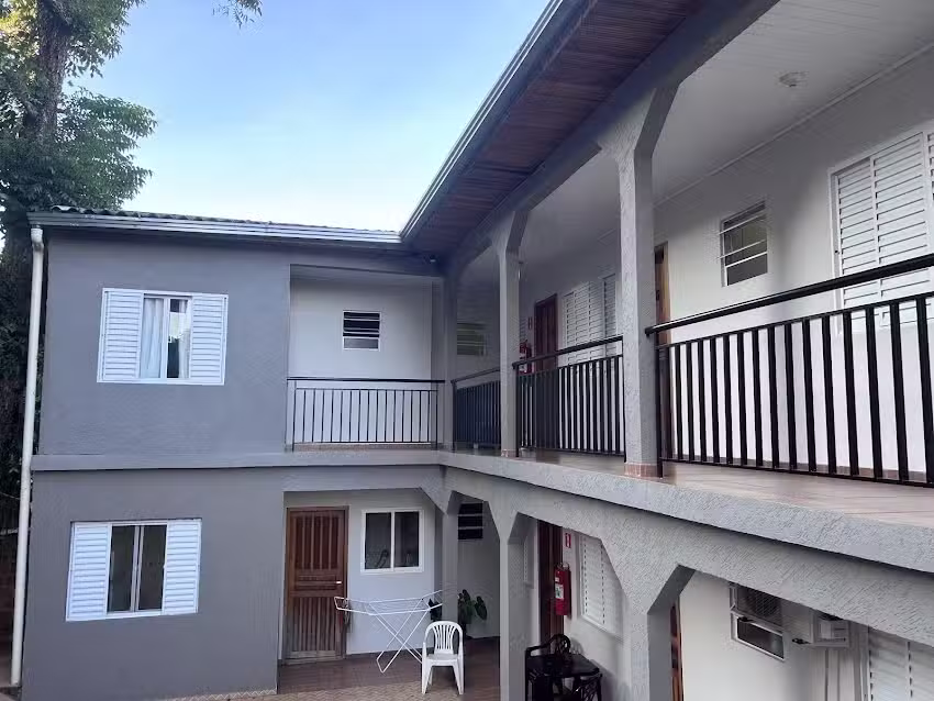 Pousada Laura / Ziza