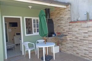 Pousada palmeiras verdes.