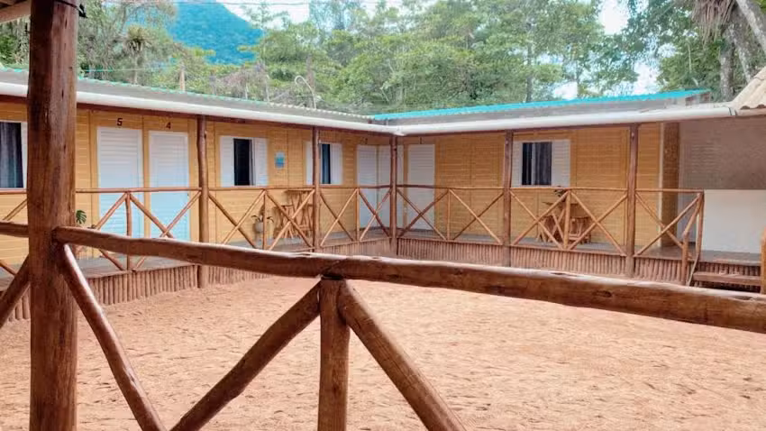 Pousada P&ocirc;r do Sol &ndash; P&eacute; na Areia