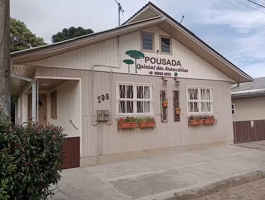 Pousada Quintal das Arauc&aacute;rias