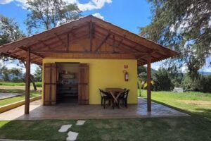 POUSADA Recanto Alto Da Cachoeira &ndash; Chal&eacute;s, Domos e Lazer em Mairipor&atilde;