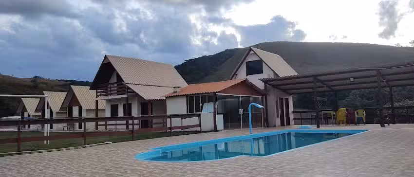 Pousada recanto feliz carvalhos mg