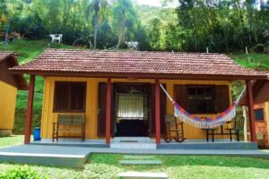 Pousada Ribeir&atilde;o das Flores