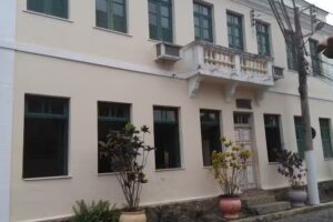 Pousada Vov&oacute; Corina e Estacionamento da Dona Nelma