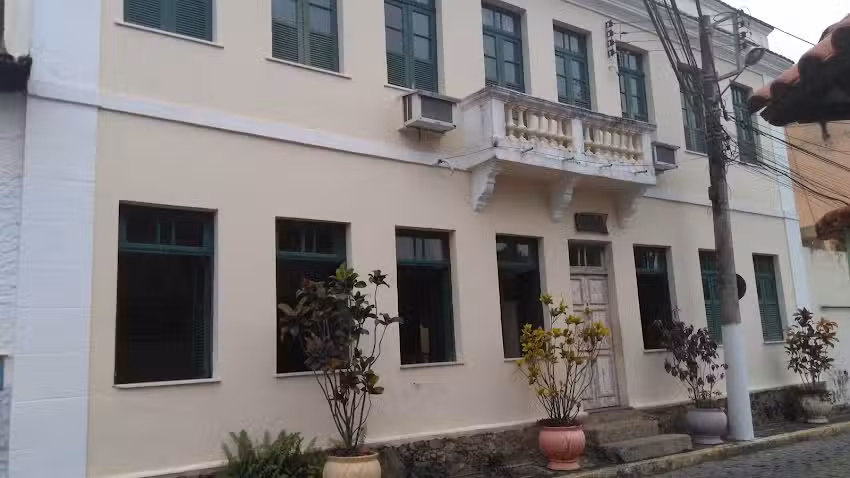 Pousada Vov&oacute; Corina e Estacionamento da Dona Nelma