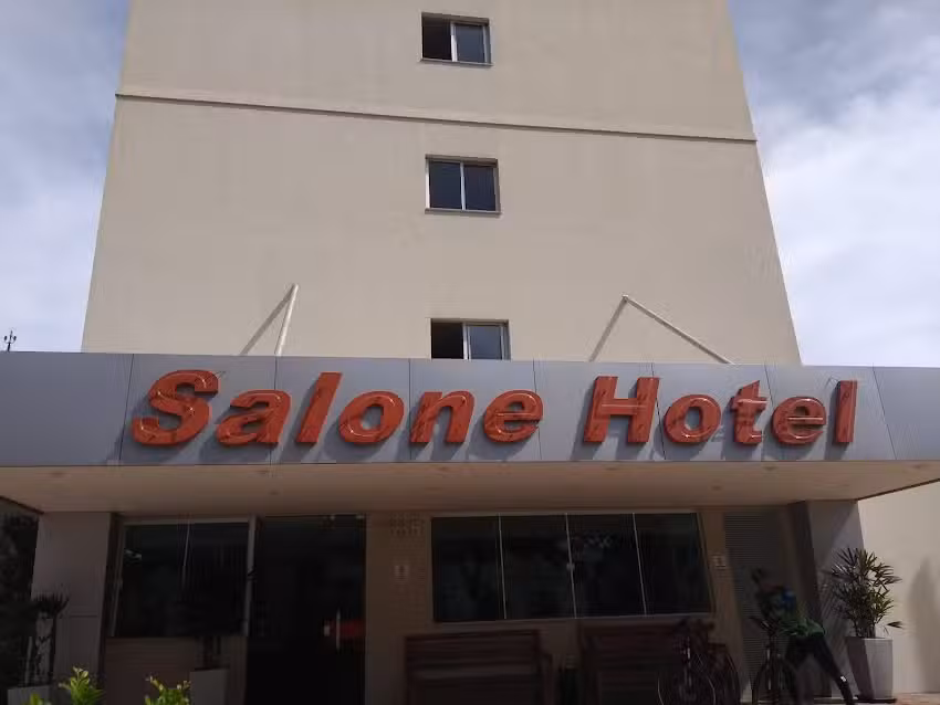 Salone Hotel