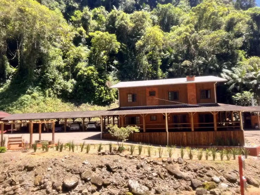 S&iacute;tio Tr&ecirc;s Cascatas