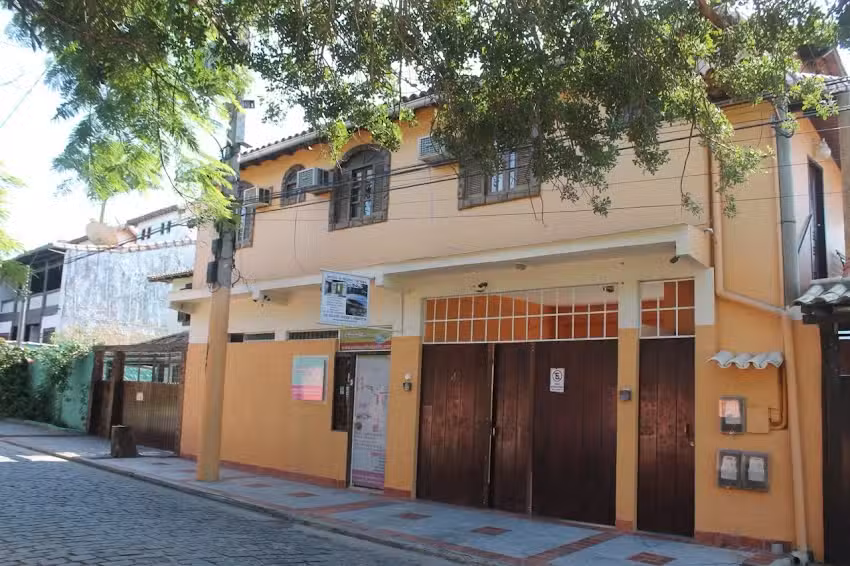 Su&iacute;tes B&uacute;zios