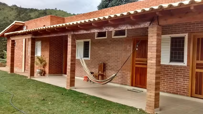 Su&iacute;tes Colina do Lobo