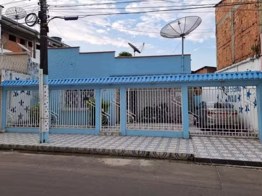 Su&iacute;tes em Parintins