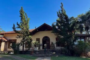 Tajj Hotel e Restaurante