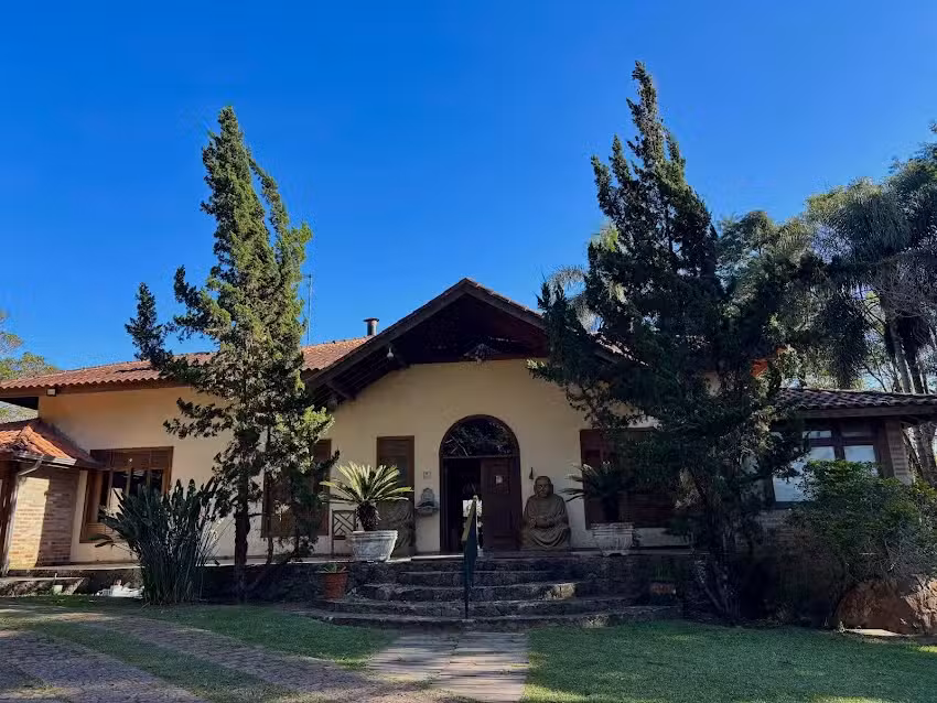 Tajj Hotel e Restaurante
