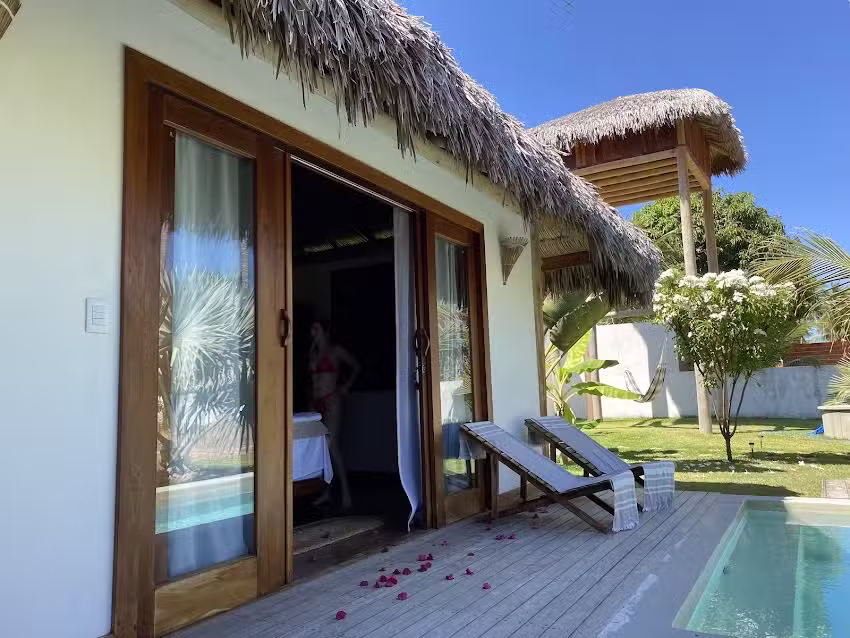 Tiki pool&rsquo;s bangal&ocirc;