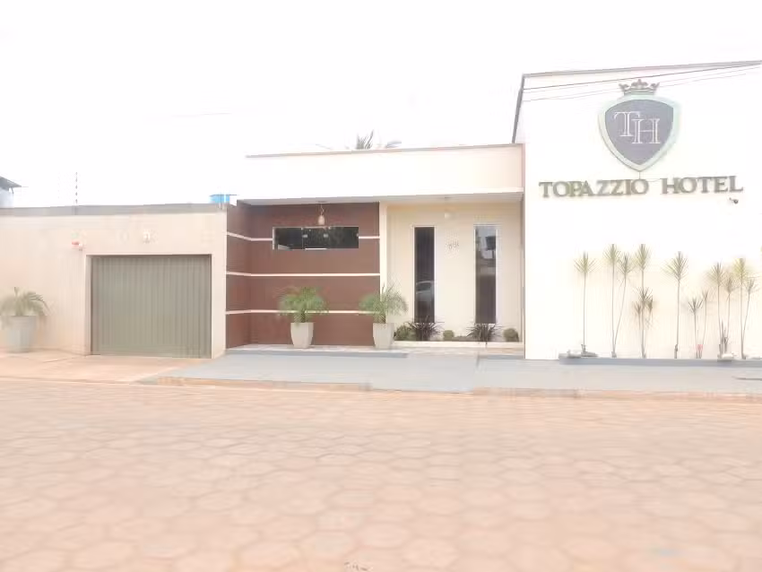 Topazzio Hotel