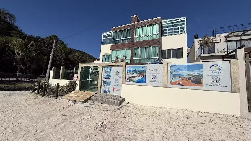 Triplex P&eacute; na Areia Bombinhas